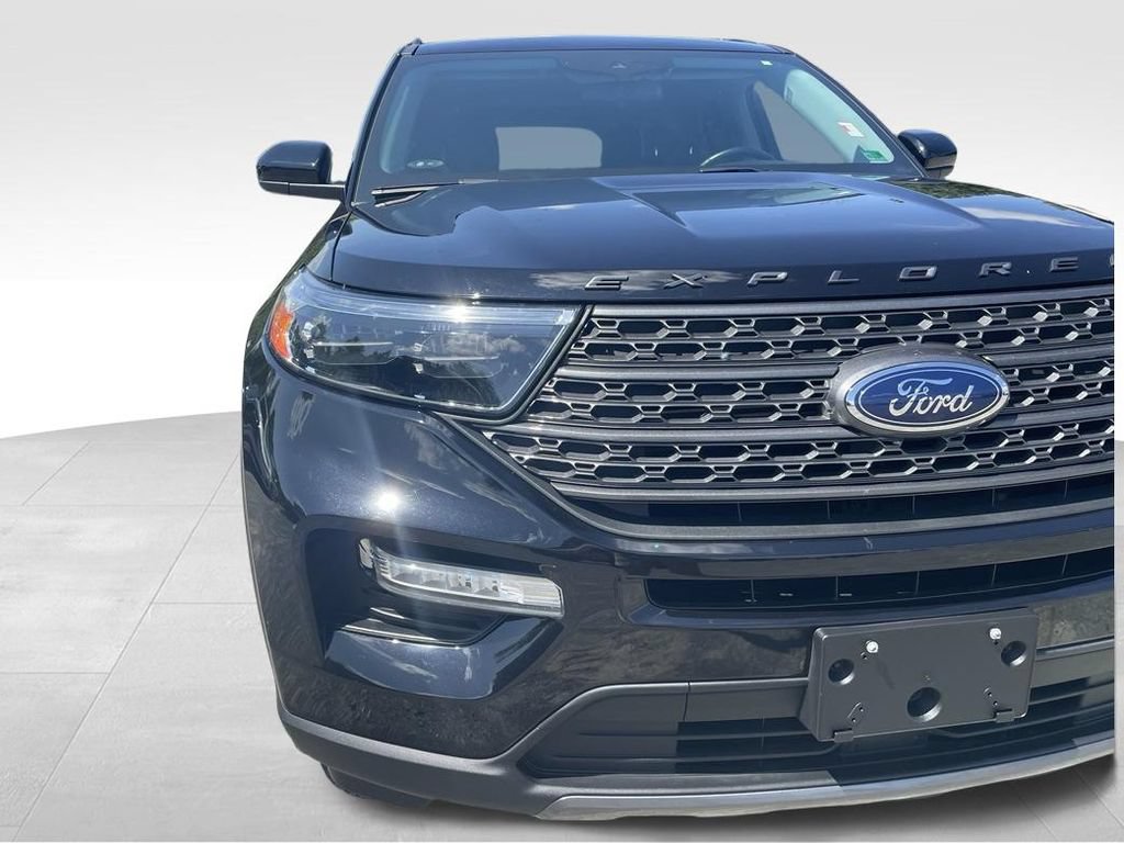 Used 2022 Ford Explorer XLT w/ Equipment Group 202A AWD/4WD image 24