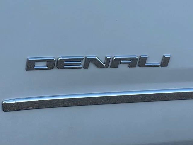 Used 2016 GMC Yukon XL Denali w/ Open Road Package AWD/4WD image 8
