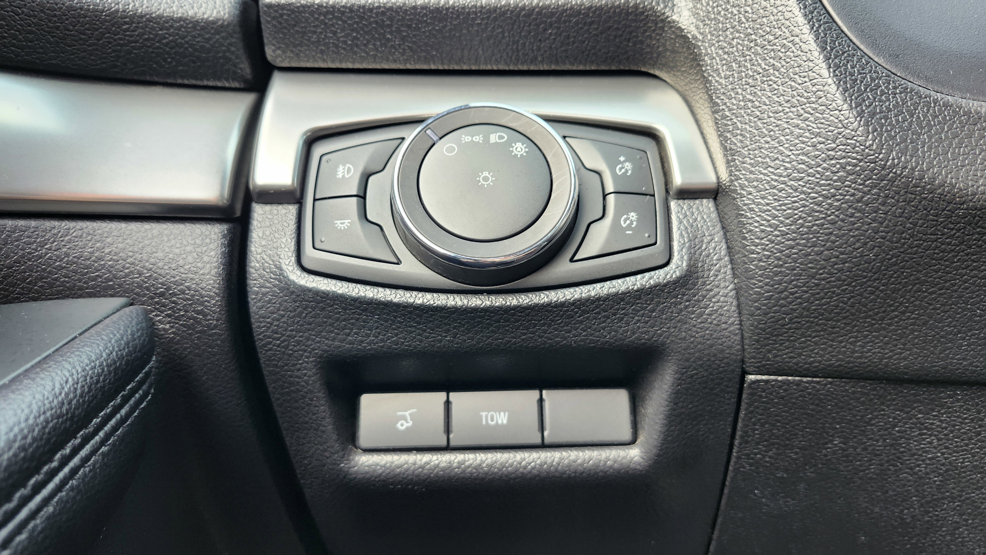 Used 2019 Ford Explorer XLT w/ Equipment Group 202A image 41