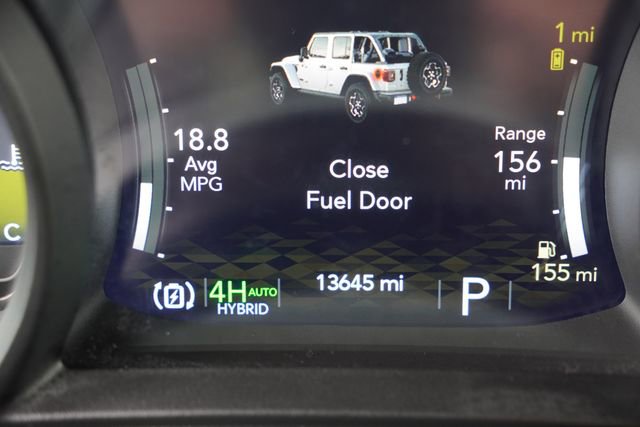 Used 2025 Jeep Wrangler Unlimited Sahara w/ Safety Group AWD/4WD image 35