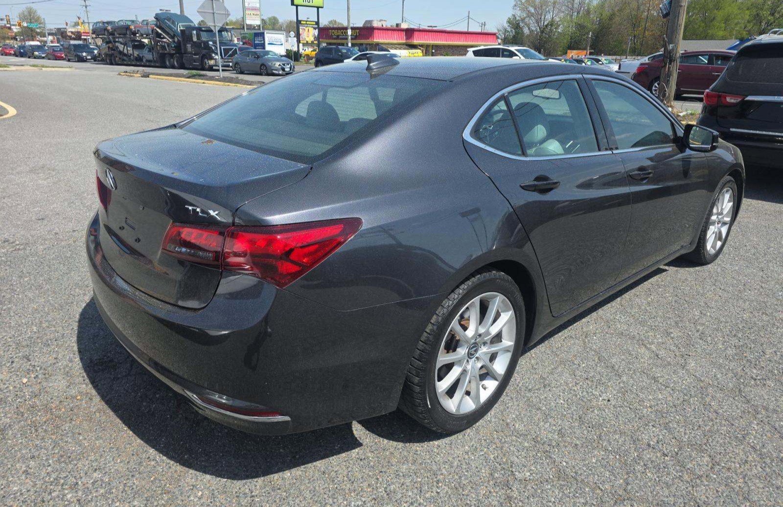 Used 2016 Acura TLX V6 image 2