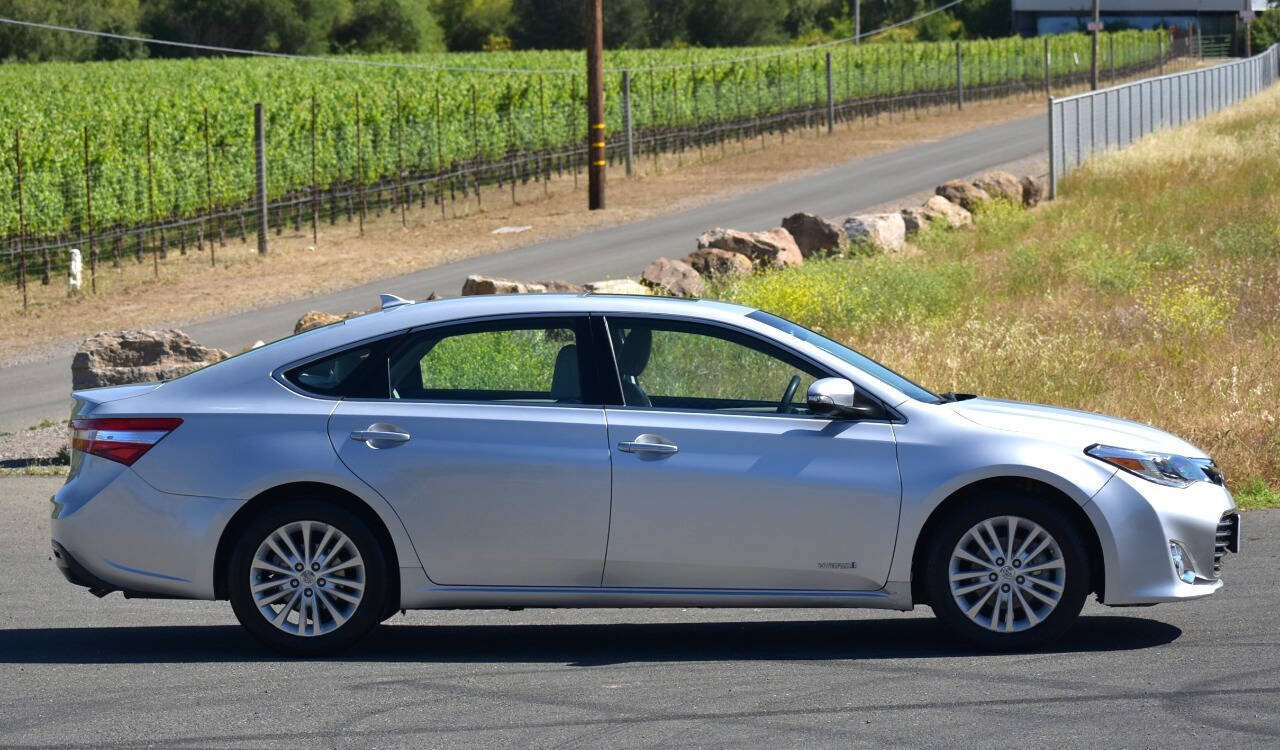Used 2014 Toyota Avalon Limited w/ Technology Package FWD image 6