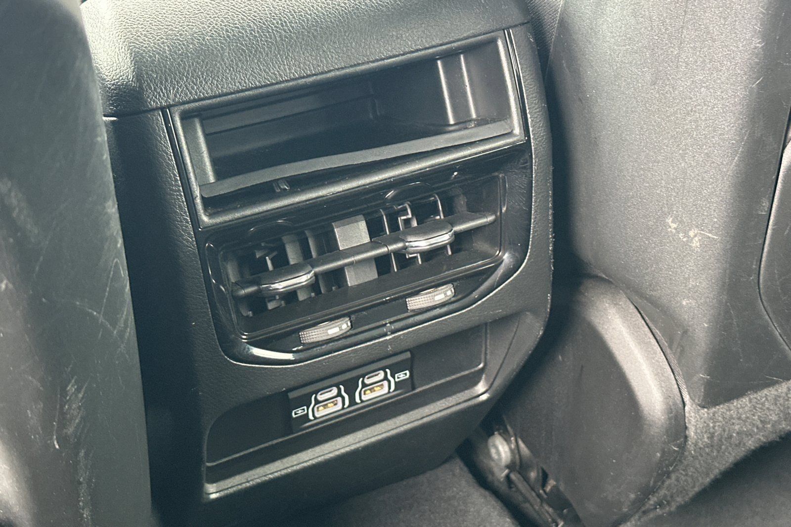 Used 2024 Jeep Grand Cherokee Laredo RWD image 14