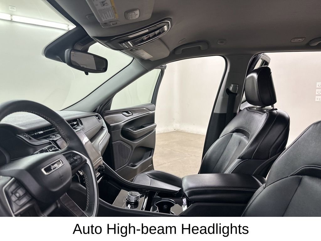 Used 2023 Jeep Grand Cherokee Limited w/ Black Appearance Package image 38