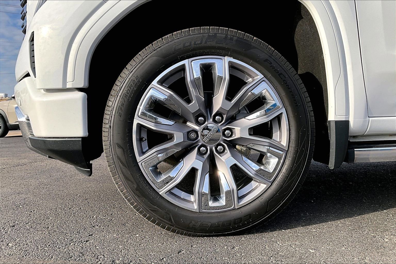 Used 2022 GMC Sierra 1500 Denali w/ Denali Reserve Package image 8