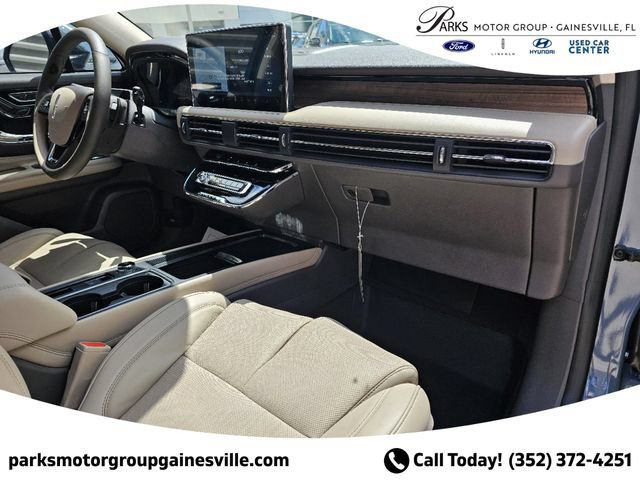 New 2024 Lincoln Corsair Grand Touring w/ Equipment Group 302A AWD/4WD image 10