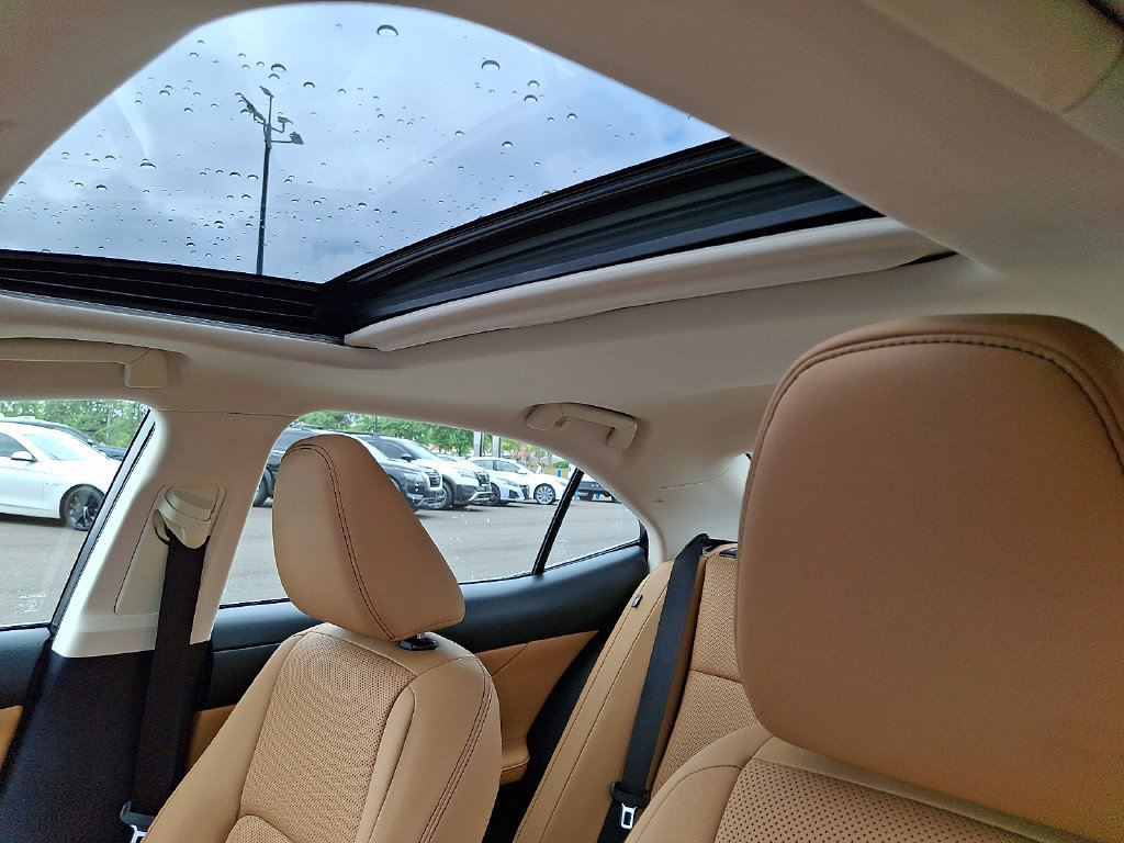 Used 2019 Lexus IS 300 AWD w/ Navigation Package image 15