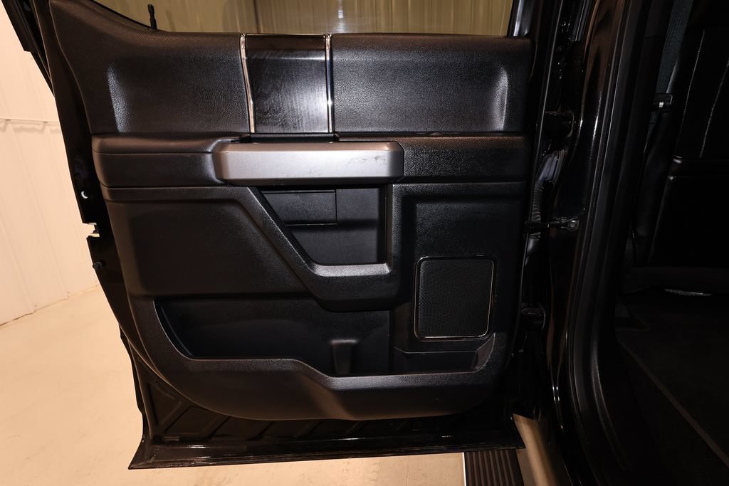 Certified 2019 Ford F450 Platinum w/ Platinum Ultimate Package AWD/4WD image 16