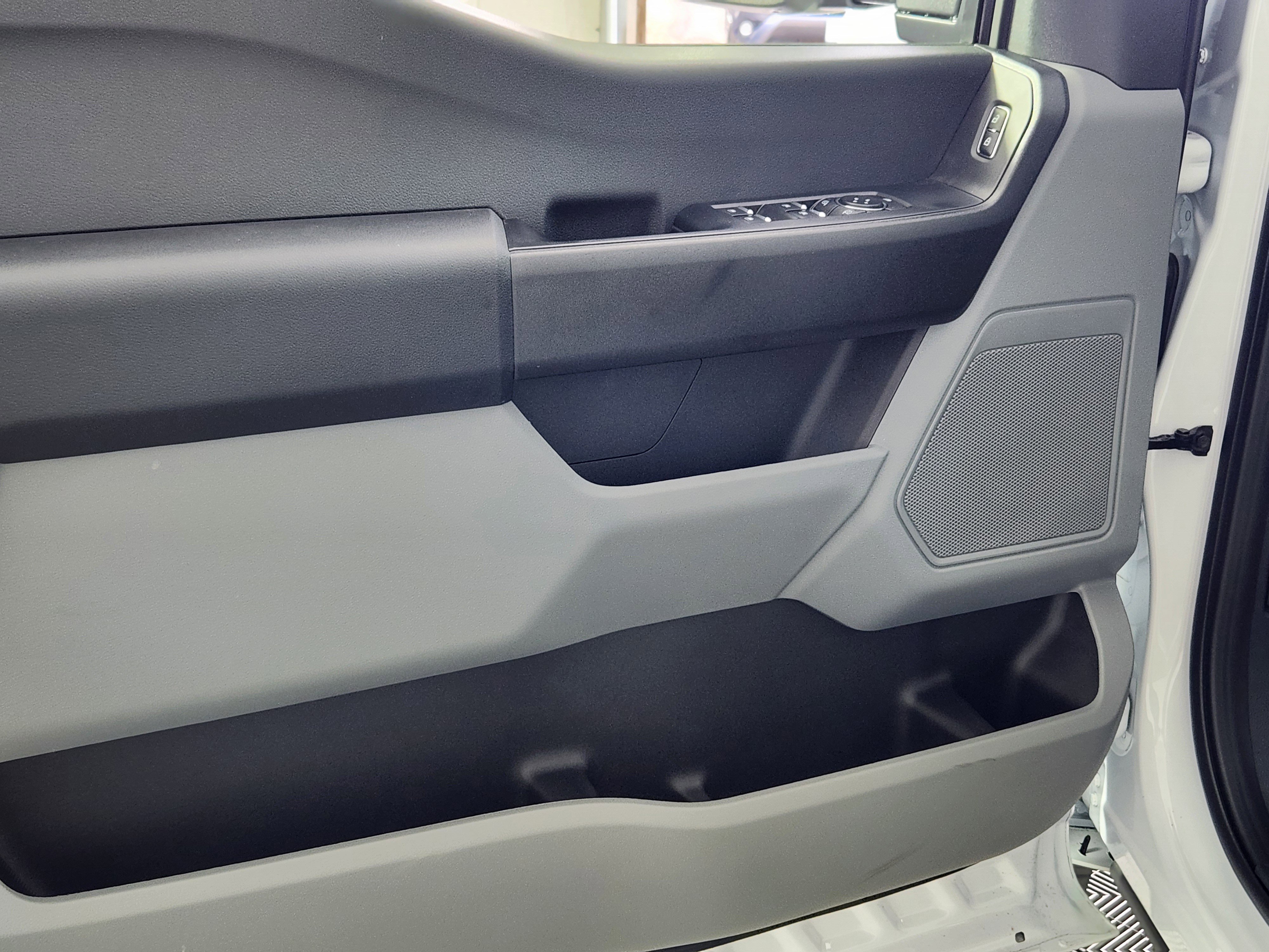 New 2026 Ford F250 XL w/ XL Chrome Package image 19