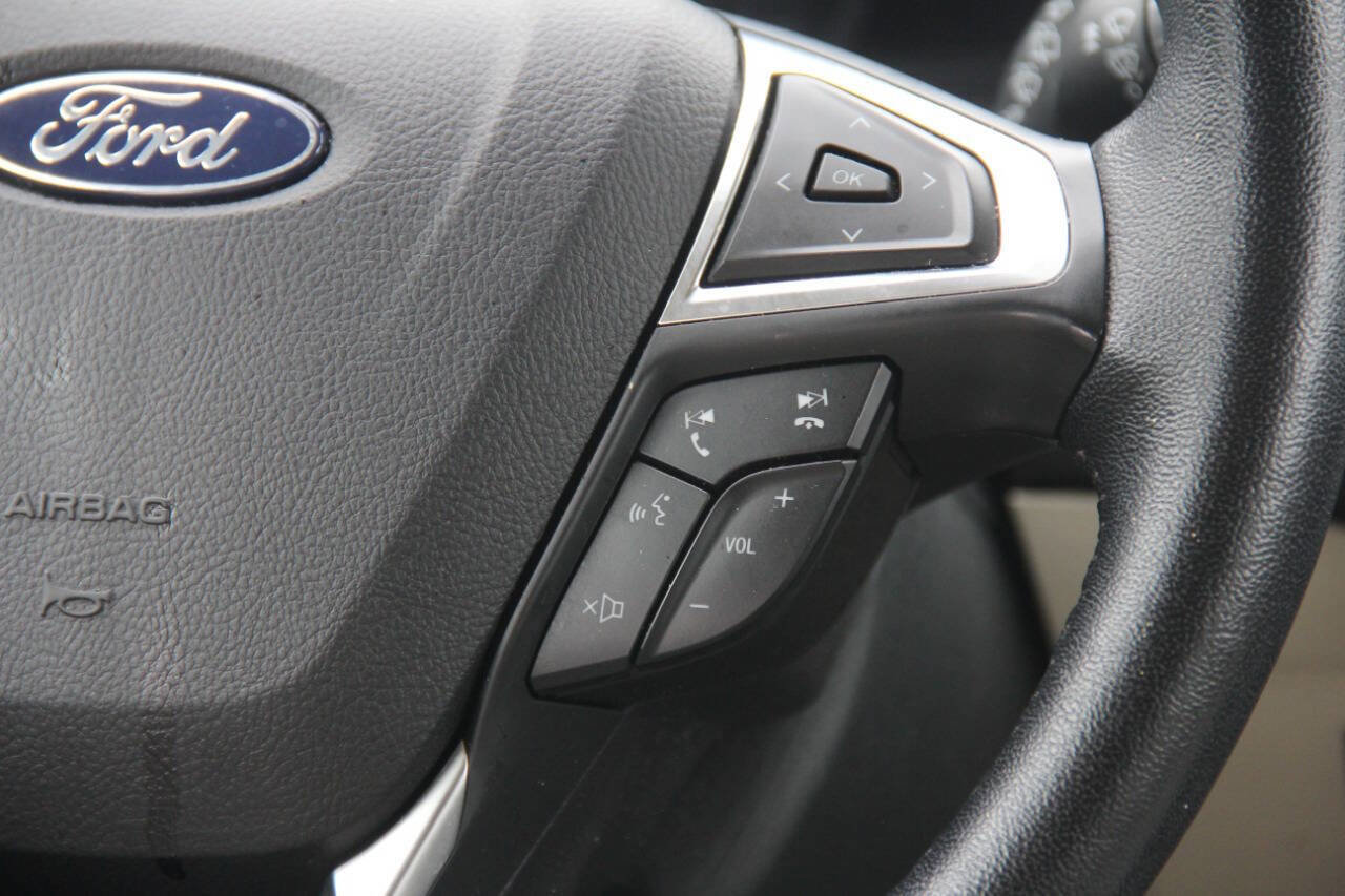 Certified 2022 Ford Edge Titanium image 20