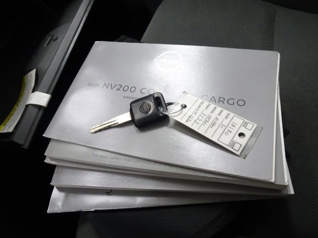 Used 2021 Nissan NV200 S image 36