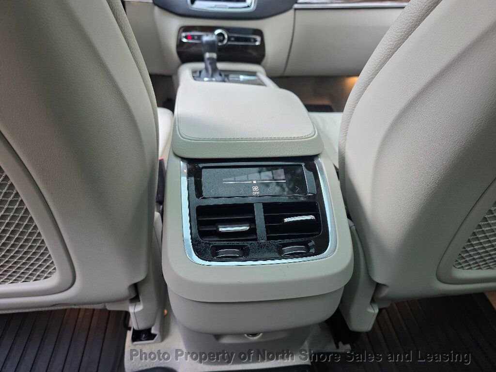 Used 2016 Volvo XC90 T6 Momentum w/ Momentum Plus Package image 24