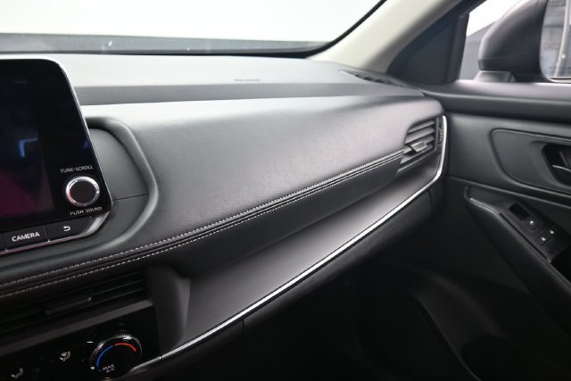 Used 2024 Nissan Rogue S AWD/4WD image 19