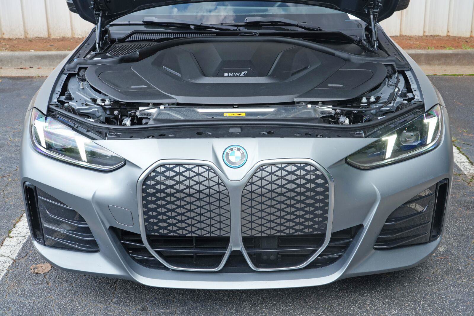 Used 2025 BMW i4 eDrive40 w/ M Sport Package RWD image 7