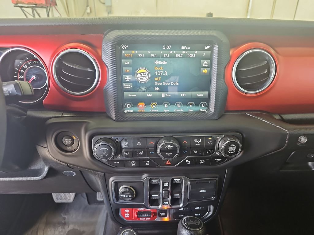 Used 2018 Jeep Wrangler Unlimited Rubicon AWD/4WD image 20