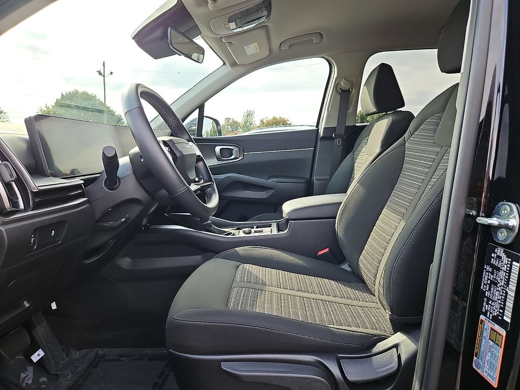 Certified 2026 Kia Sorento LX FWD image 14