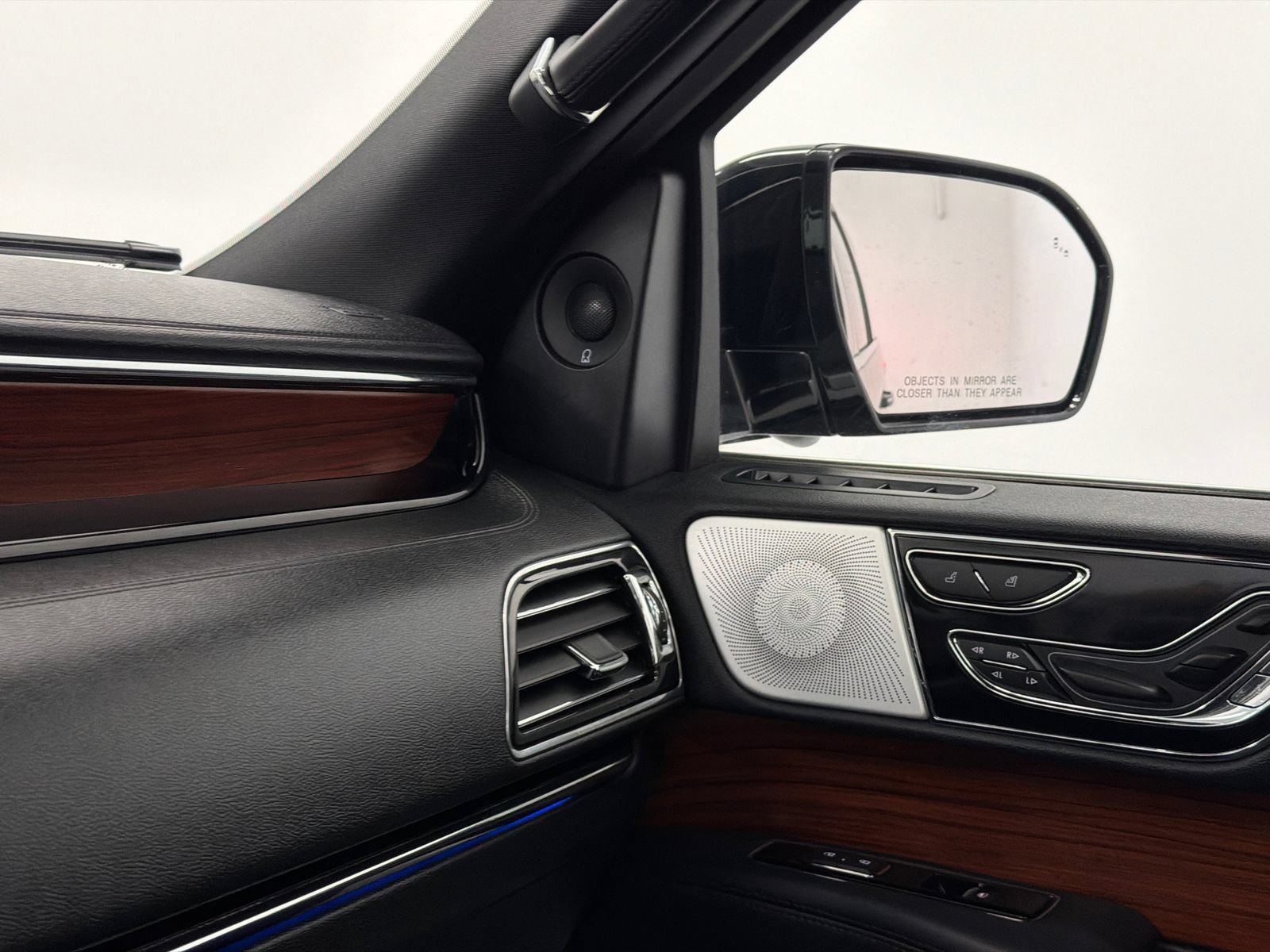 Certified 2022 Lincoln Navigator Reserve AWD/4WD image 33