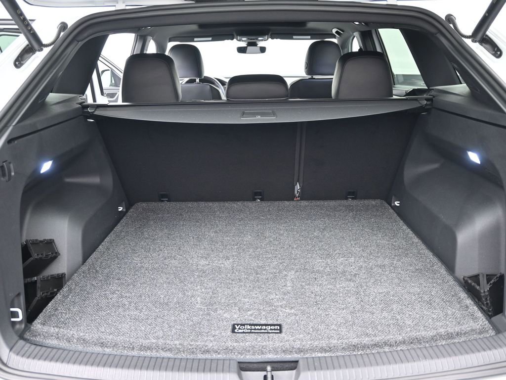 Used 2025 Volkswagen Atlas Cross Sport SEL Premium R-Line image 13