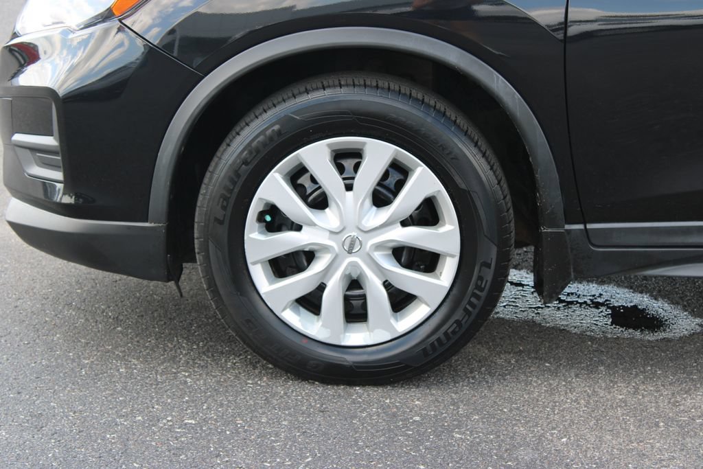 Used 2017 Nissan Rogue S FWD image 19