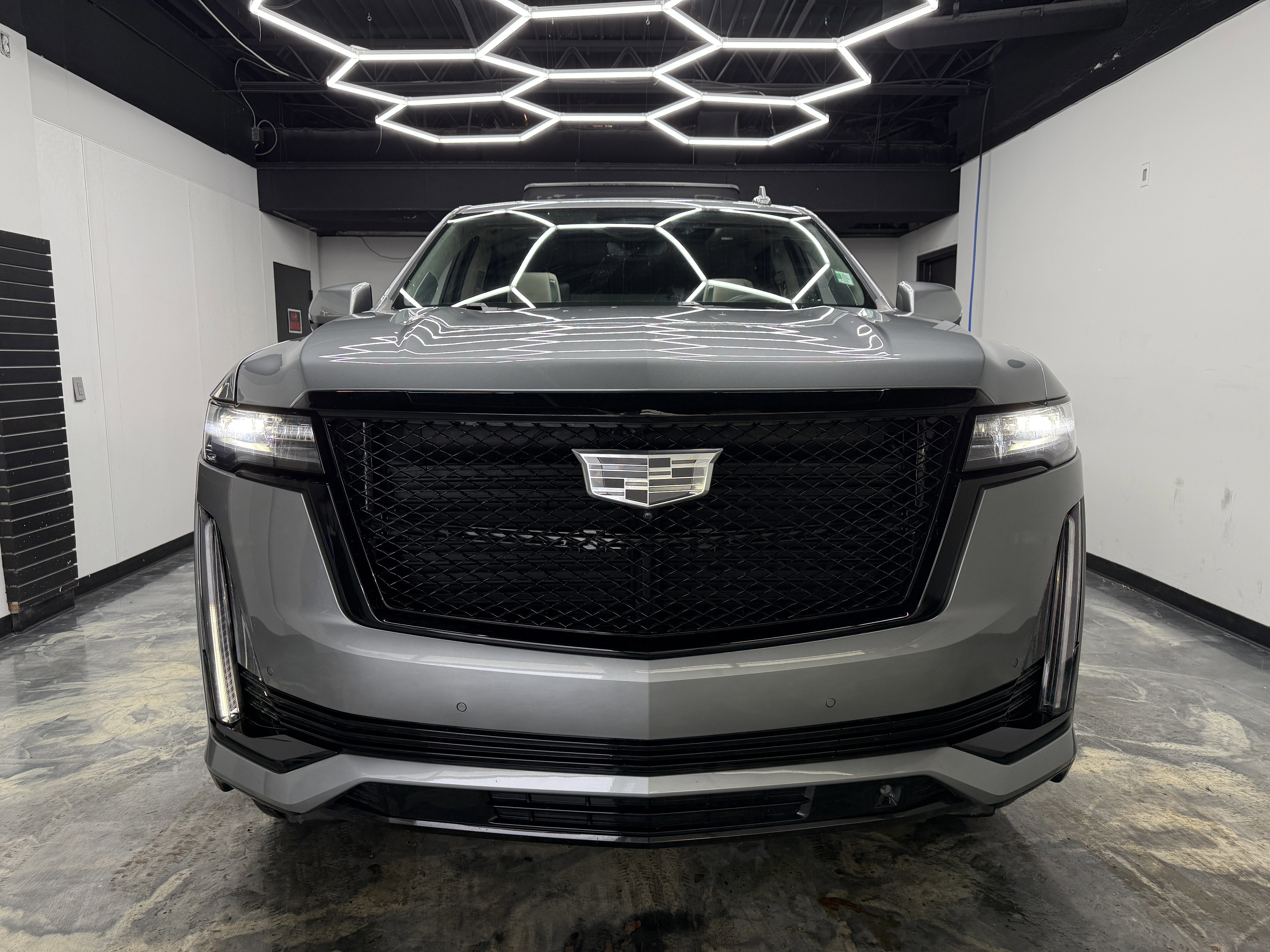 Used 2024 Cadillac Escalade Sport Platinum image 9