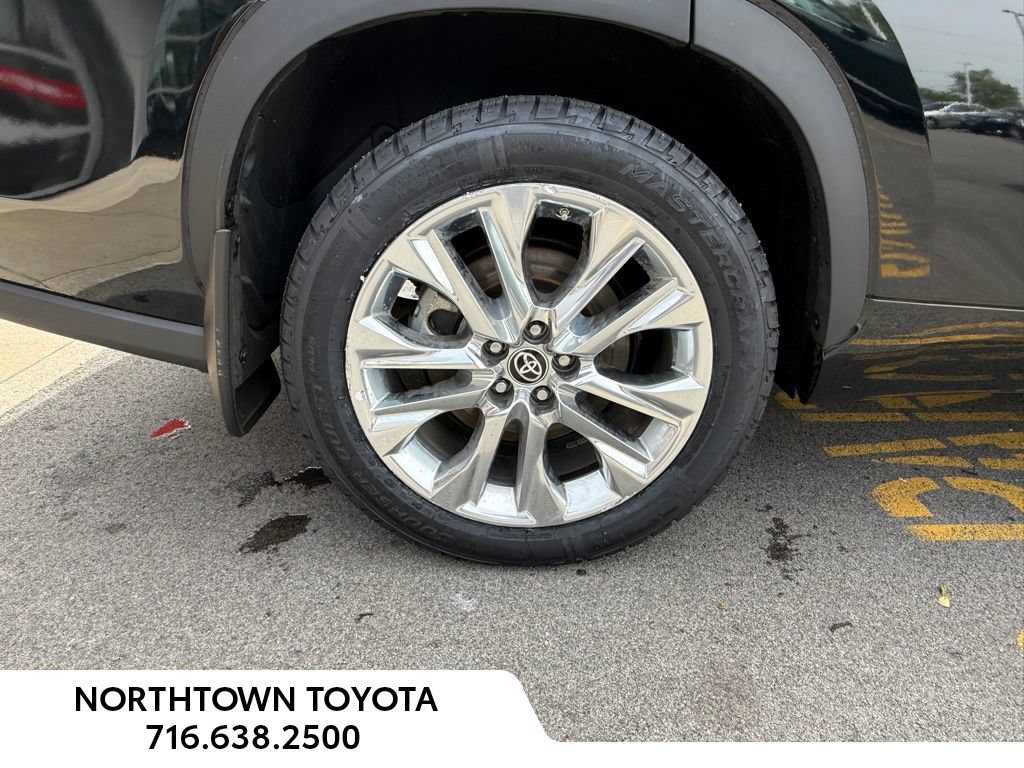Used 2021 Toyota Highlander Limited AWD/4WD image 19