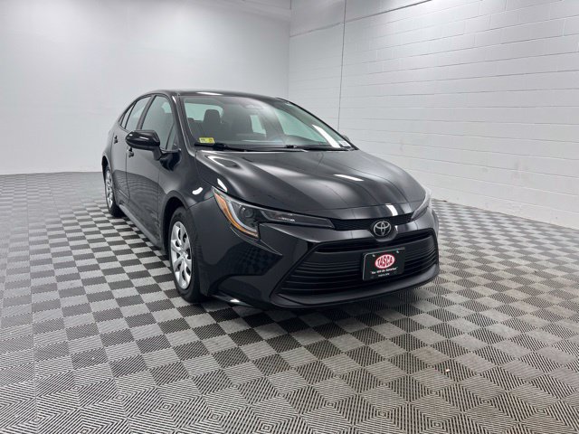 Used 2026 Toyota Corolla LE FWD image 1