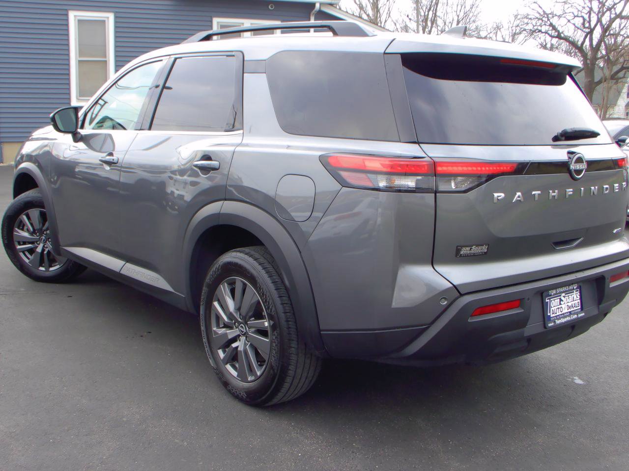 Used 2025 Nissan Pathfinder SV AWD/4WD image 4