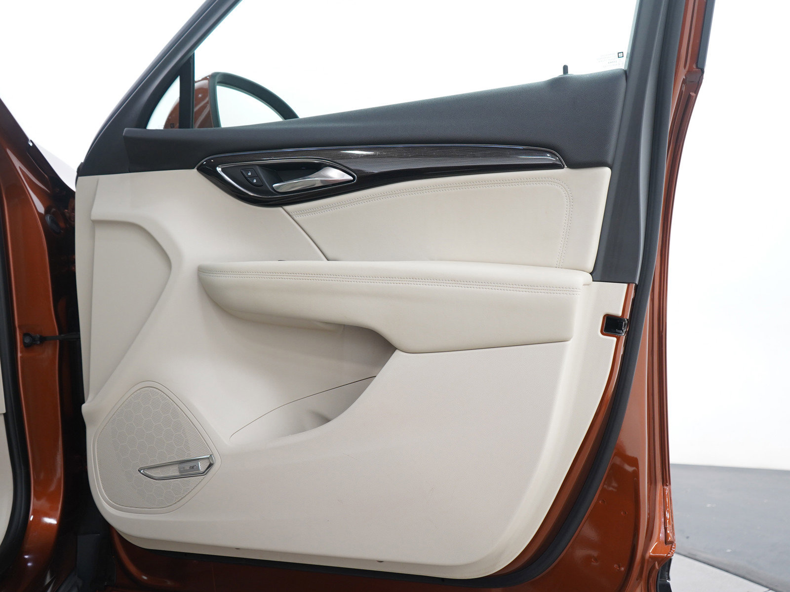 Used 2022 Buick Envision Essence w/ Technology Package I image 9