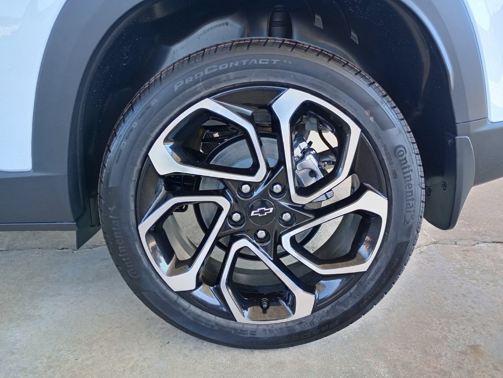 New 2026 Chevrolet Trax RS w/ Driver Confidence Package FWD image 32