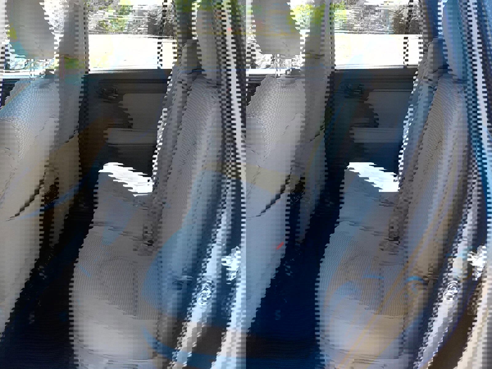 Used 2020 Toyota Highlander L image 12