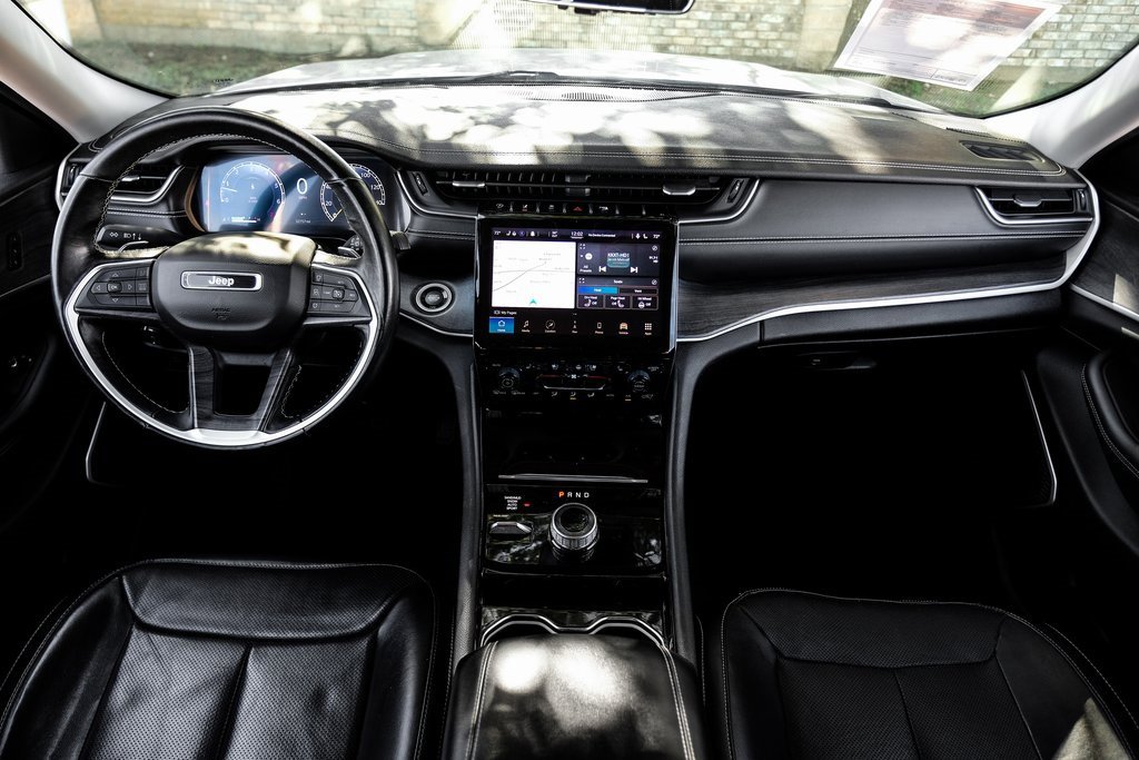 Used 2021 Jeep Grand Cherokee L Limited w/ Luxury Tech Group II image 5