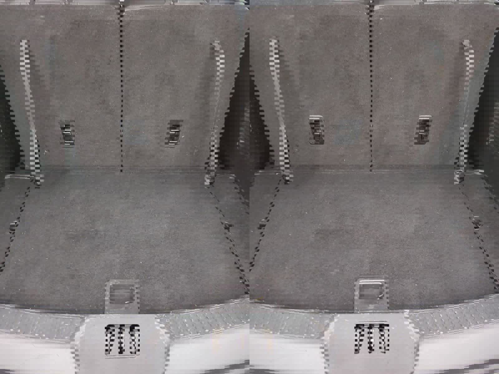 Used 2022 Ford Explorer XLT w/ Equipment Group 202A image 34