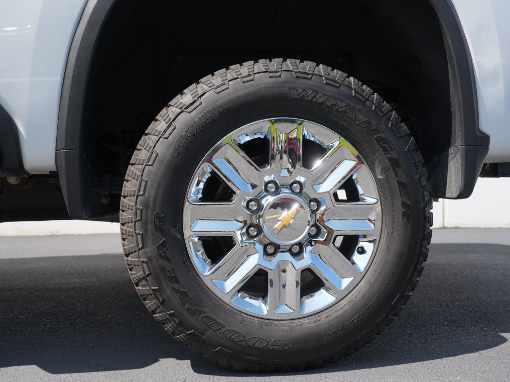 Certified 2024 Chevrolet Silverado 3500 High Country w/ LPO, Dark Essentials Package AWD/4WD image 35