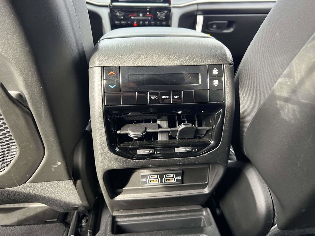 Used 2025 Jeep Grand Cherokee L Laredo AWD/4WD image 20
