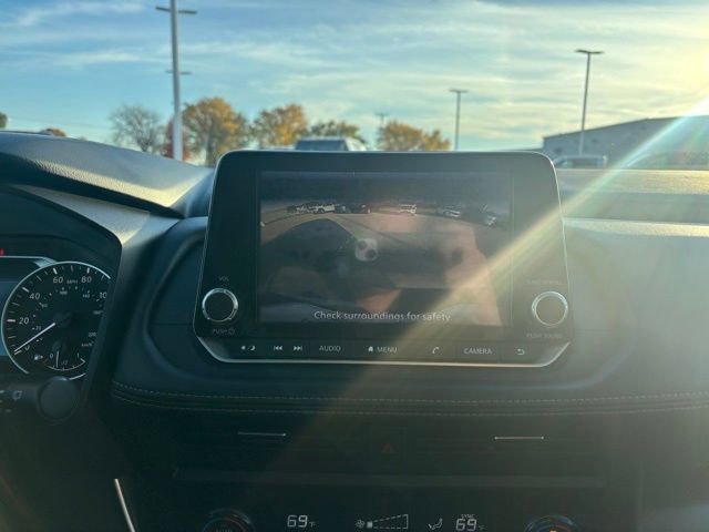 Used 2024 Nissan Rogue SV image 14