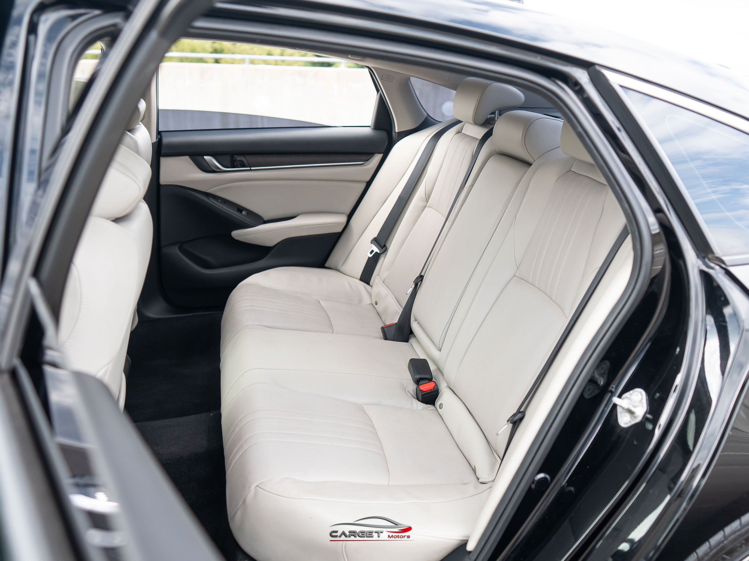 Used 2018 Honda Accord Touring image 19