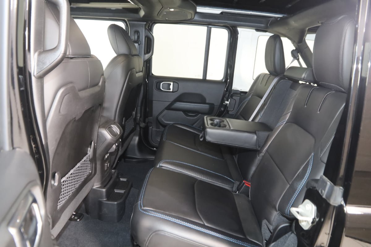 Used 2024 Jeep Wrangler High Altitude AWD/4WD image 40