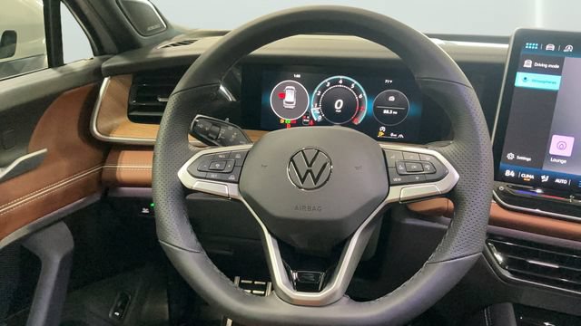 New 2026 Volkswagen Tiguan SEL R-Line AWD/4WD image 23