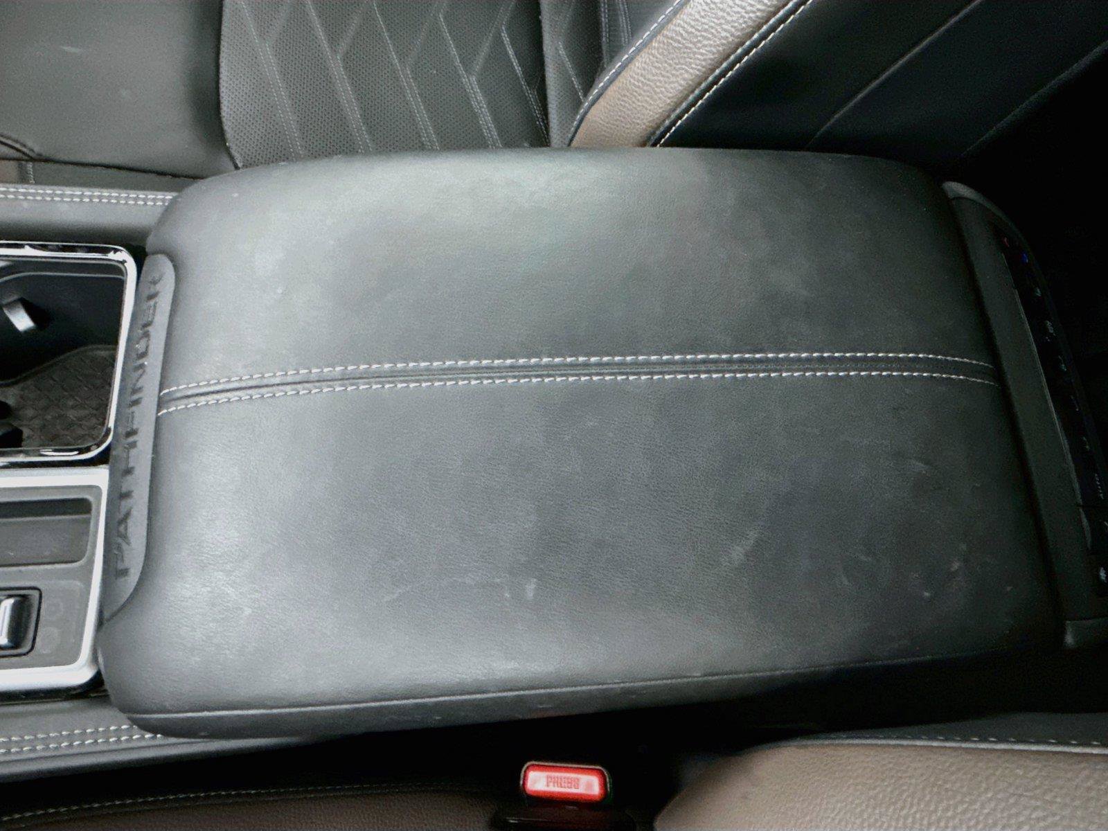 Used 2025 Nissan Pathfinder Platinum FWD image 13