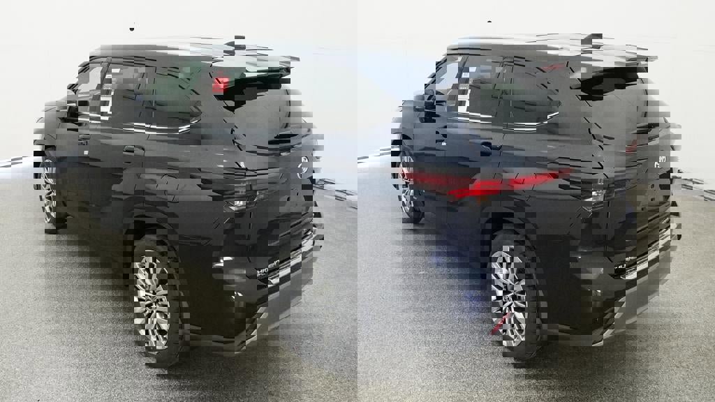 New 2026 Toyota Highlander Platinum image 5