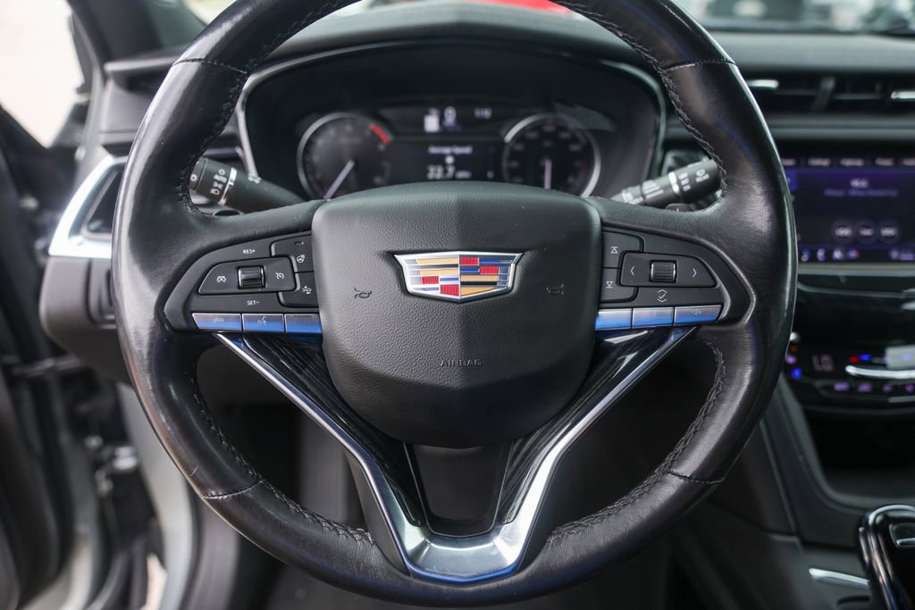 Used 2023 Cadillac XT6 Premium Luxury FWD image 12