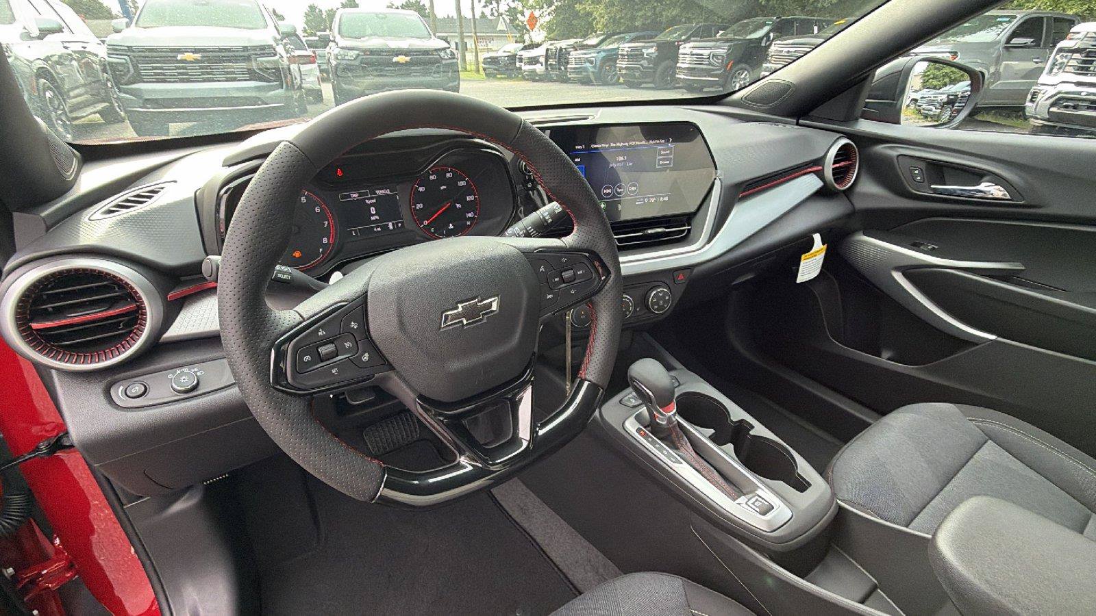 New 2026 Chevrolet Trax RS w/ Sunroof Package FWD image 4