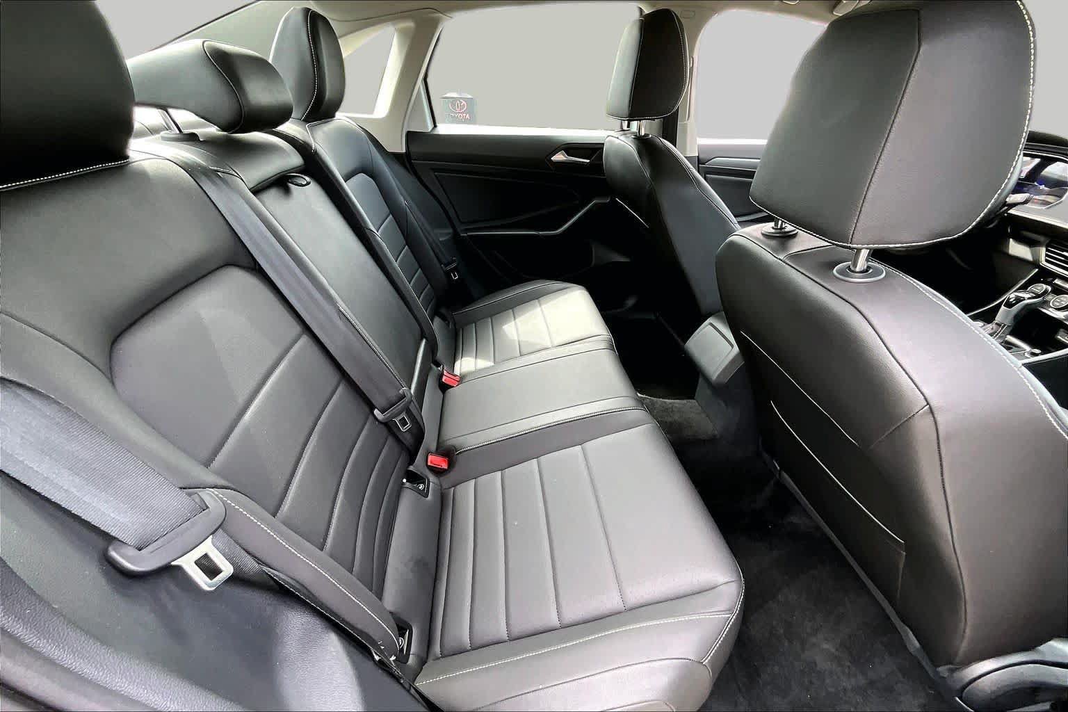 Used 2023 Volkswagen Jetta SE FWD image 21