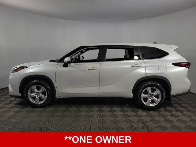 Used 2024 Toyota Highlander LE FWD image 6
