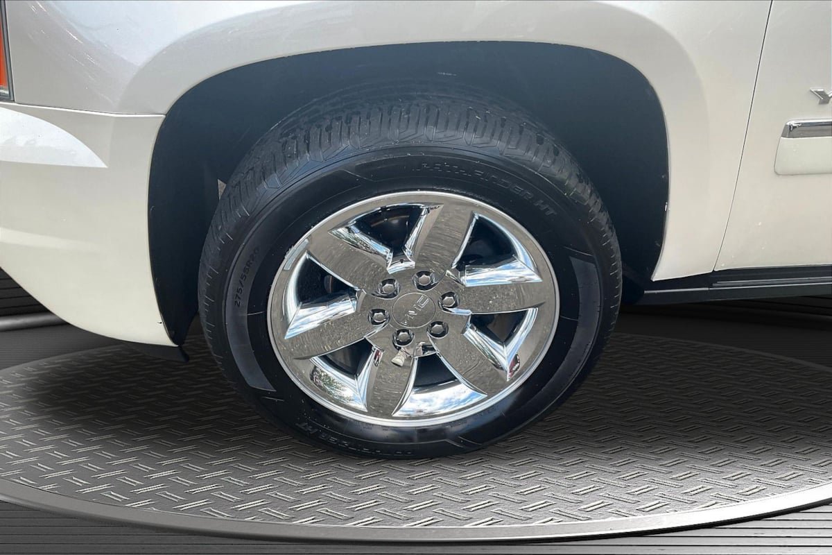 Used 2012 GMC Yukon SLT w/ SLT-2 Equipment Package AWD/4WD image 31