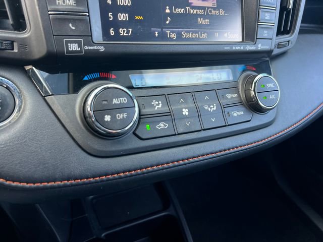 Used 2016 Toyota RAV4 SE image 23