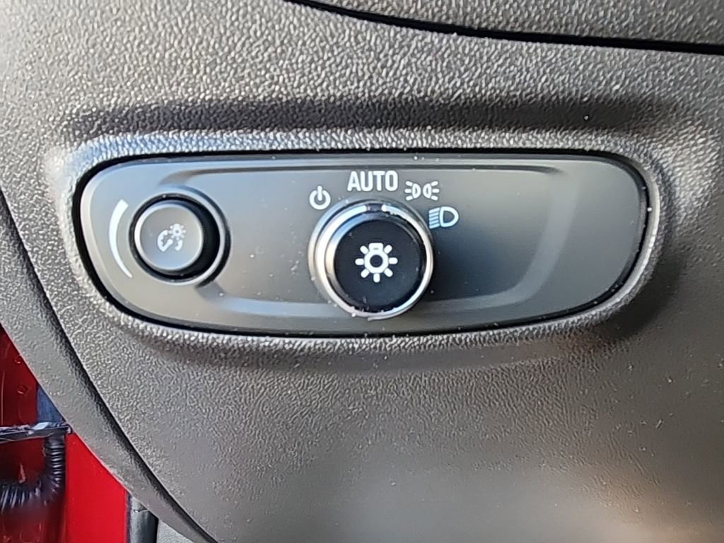 Used 2023 Chevrolet Equinox LT w/ LPO, Floor Liner Package image 29