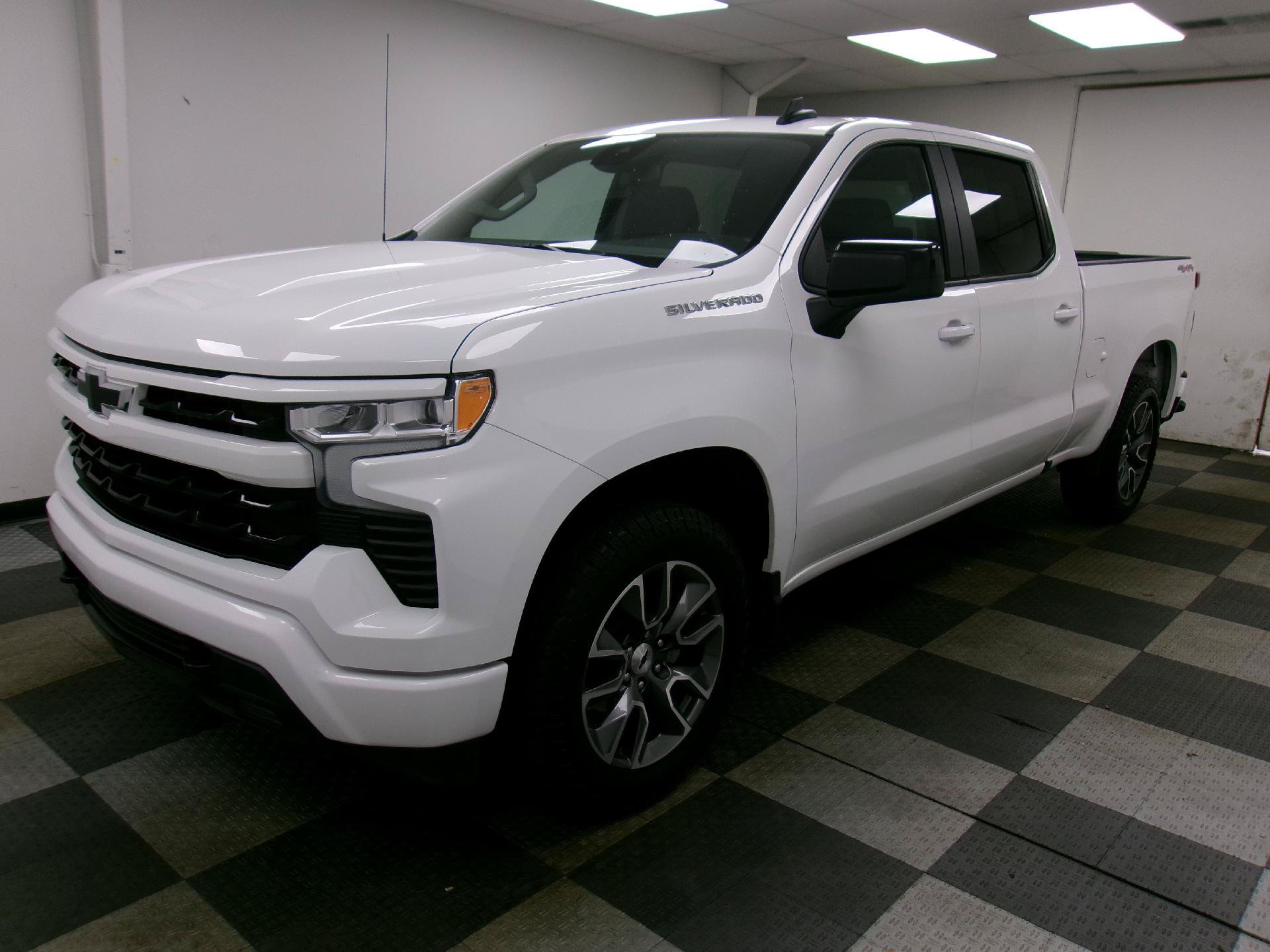 Certified 2025 Chevrolet Silverado 1500 RST AWD/4WD image 1