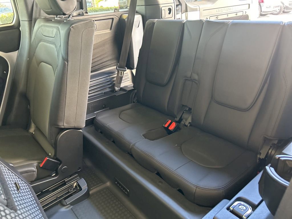 Used 2023 Land Rover Defender 110 X-Dynamic SE image 52