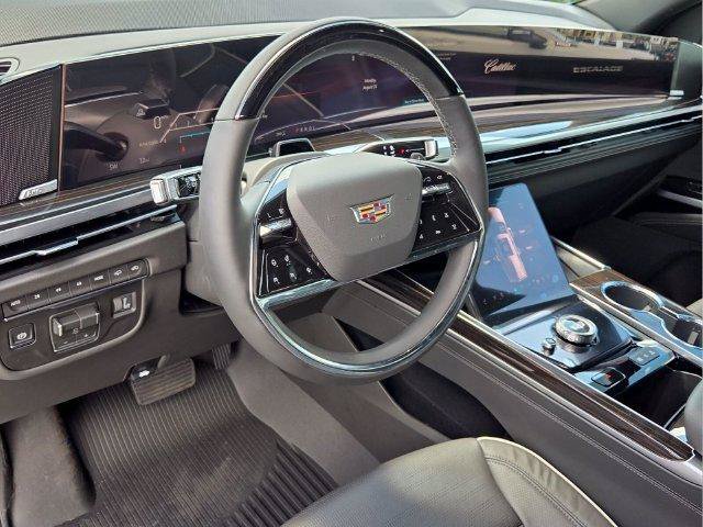 New 2026 Cadillac Escalade ESV Luxury w/ LPO, Radiant Package AWD/4WD image 14